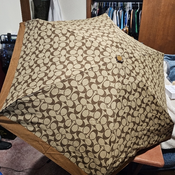 Designer Patterned Mini Umbrella - Picture 3 of 6